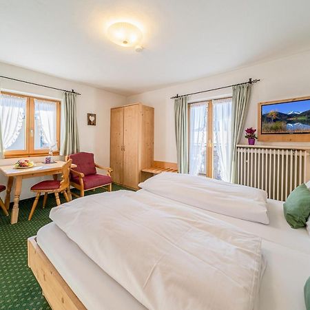 Frühstückspension Gästehaus Zum weissen Rössl Wallgau Exterior foto