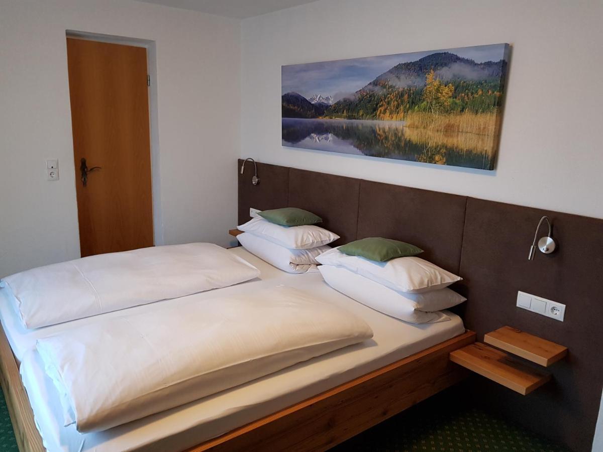 Frühstückspension Gästehaus Zum weissen Rössl Wallgau Exterior foto