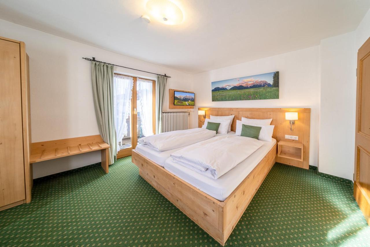 Frühstückspension Gästehaus Zum weissen Rössl Wallgau Exterior foto
