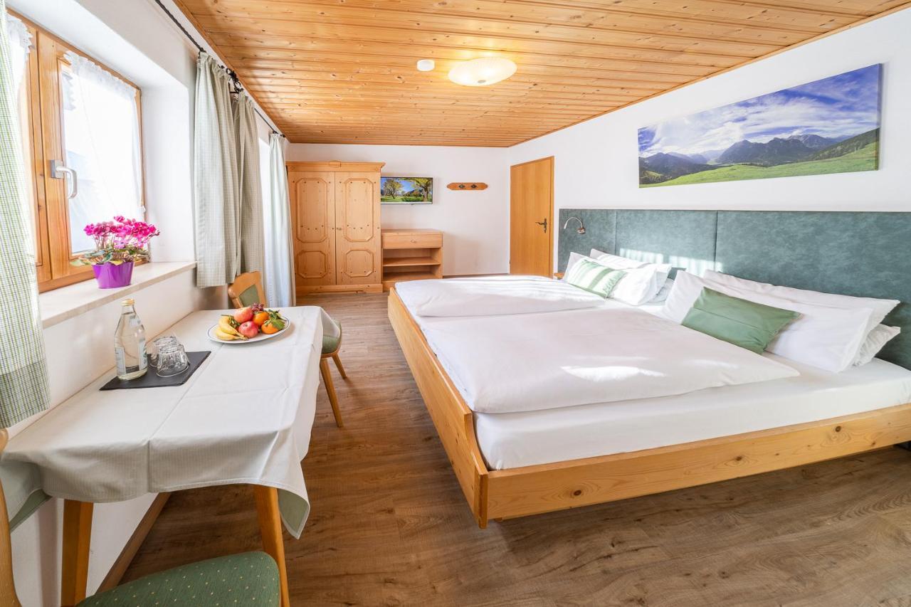 Frühstückspension Gästehaus Zum weissen Rössl Wallgau Exterior foto